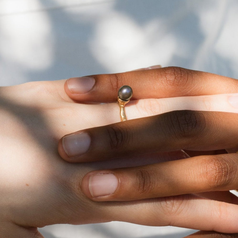 Black Perula ring - gold-plated, handmade and organic ring