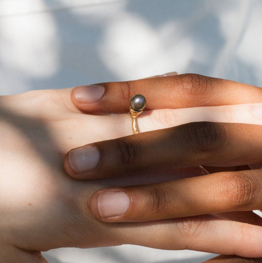 Black Perula ring - gold-plated, handmade and organic ring