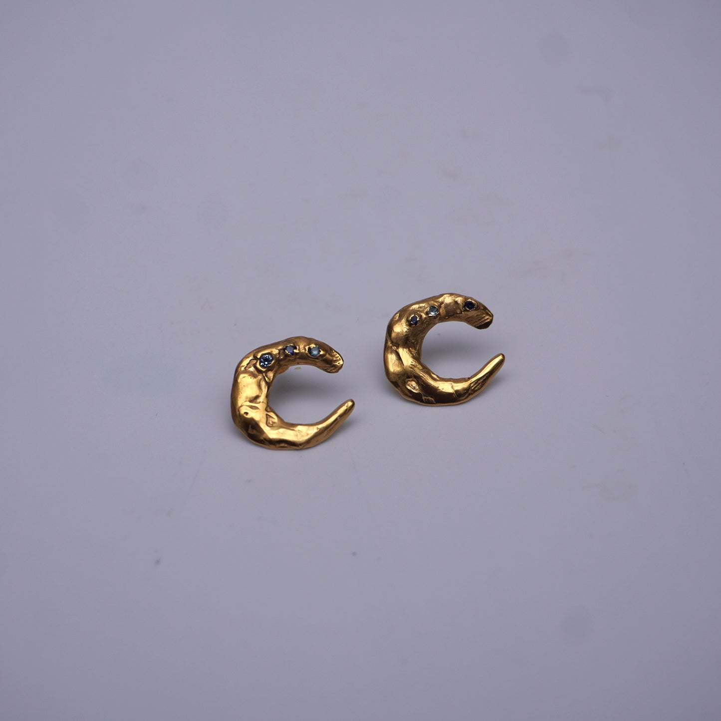 Echi iridescenti - Big Stud Earring Moon with Three Stones