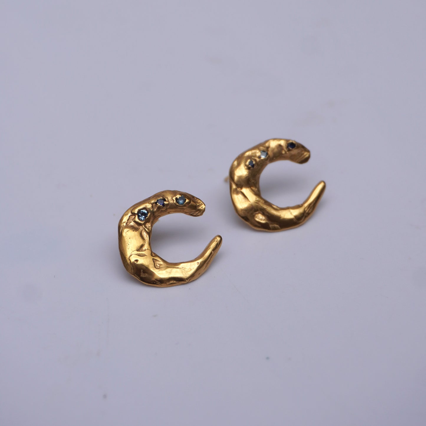 Echi iridescenti - Big Stud Earring Moon with Three Stones