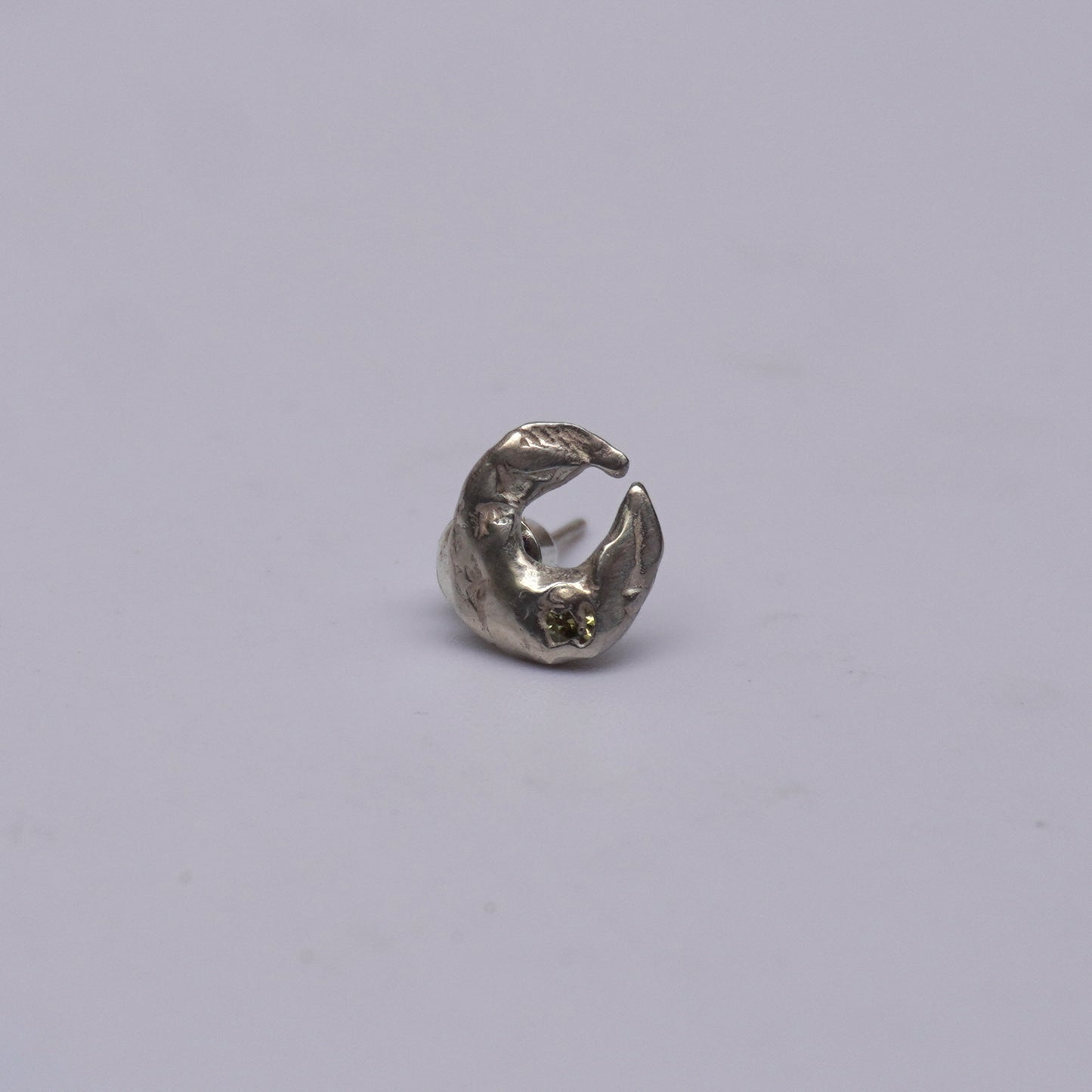 Echi iridescenti - Small Moon Stud Earring with a Stone
