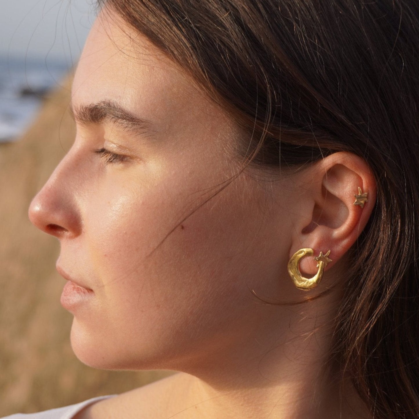 Echi iridescenti big stud - handmade small gold-plated stars and big gold-plated moon