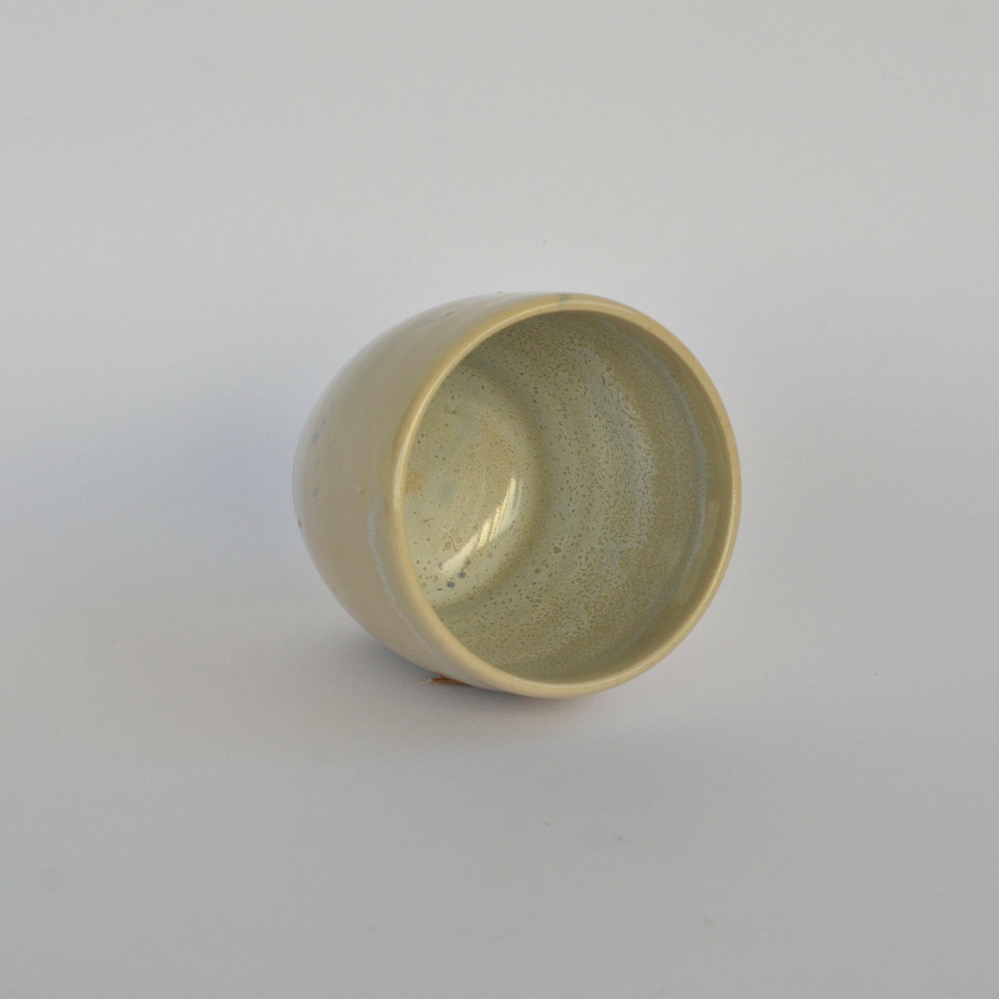 FLAT WHITE wheel-thrown ceramic cup 8/10. Handmade japanese design with delicate natural glaze touch.