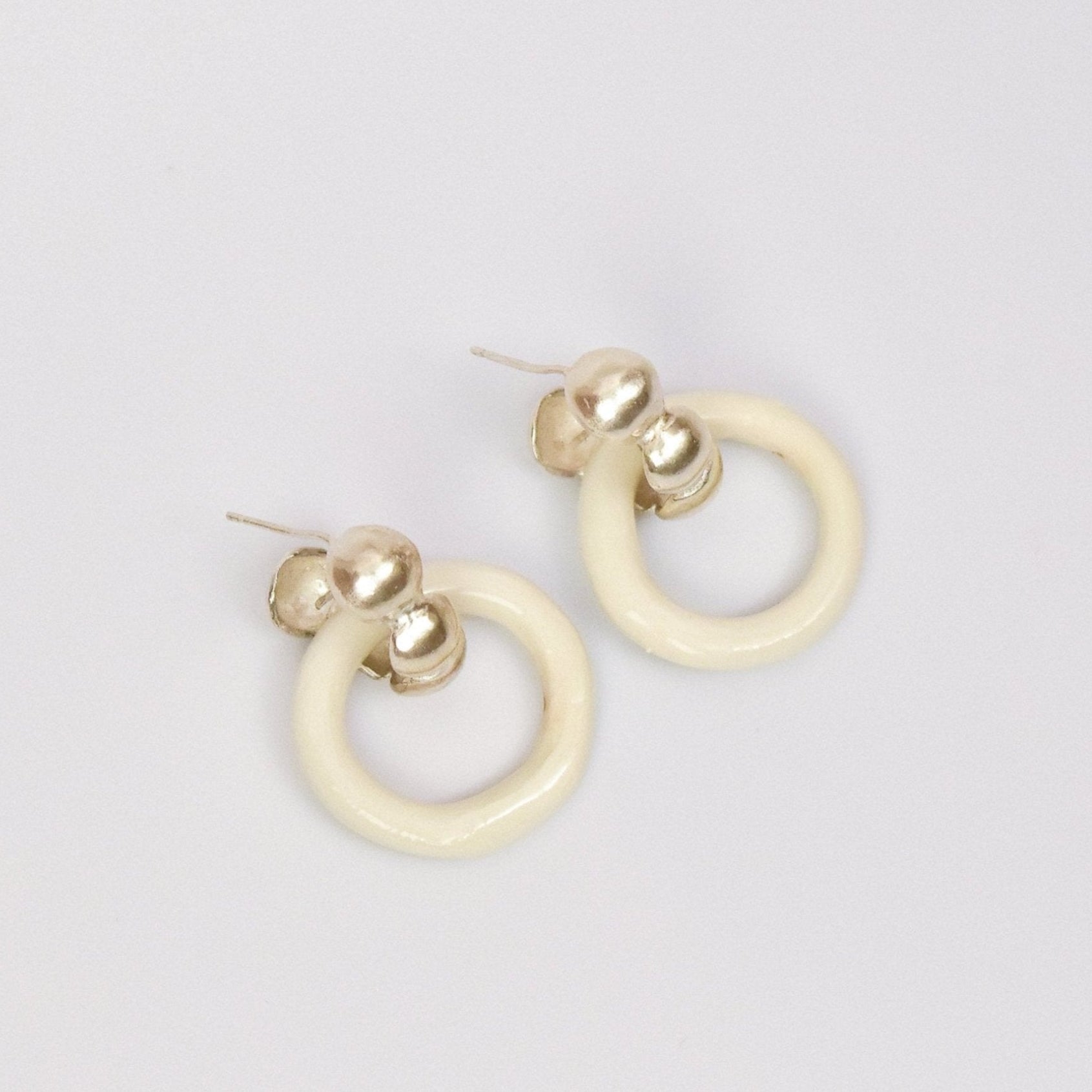 dancing pureness white earring hoop silver