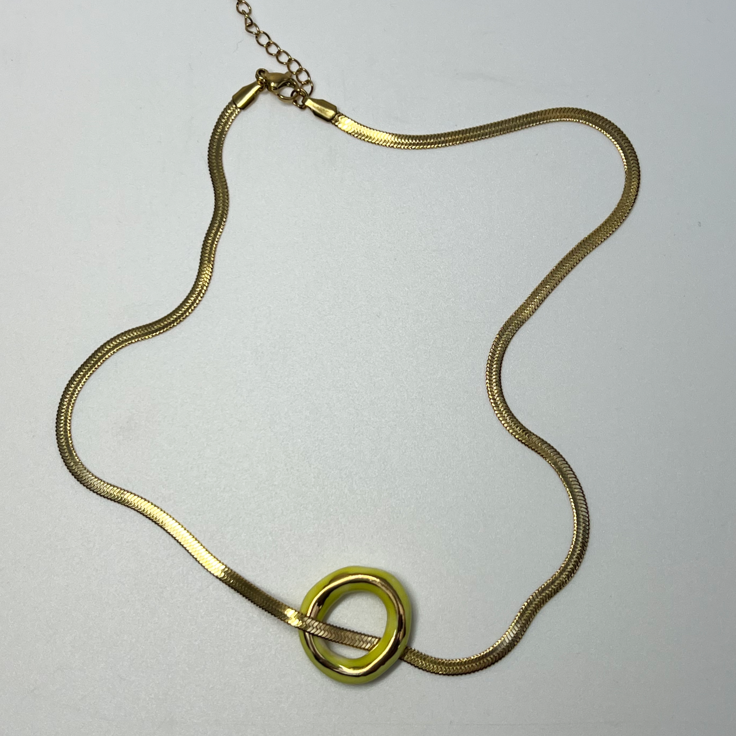 IBWIA neckalce porcelain hoop circle yellow gold luster