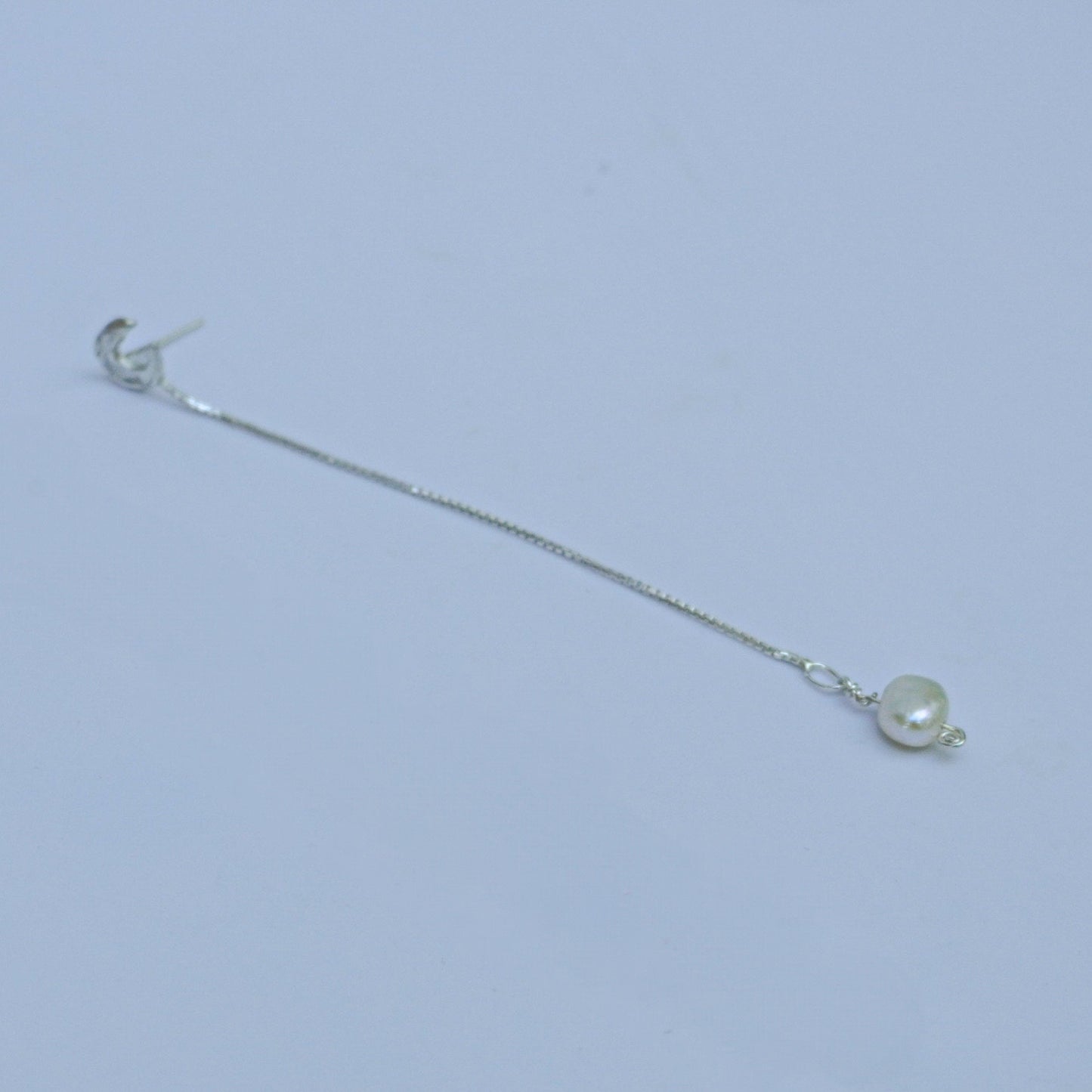 Sospiri velati - Moon Stud Earring