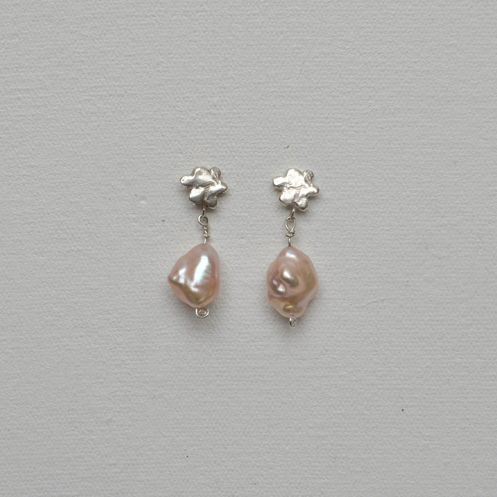 organic silver flower stud earring love pearl pendant