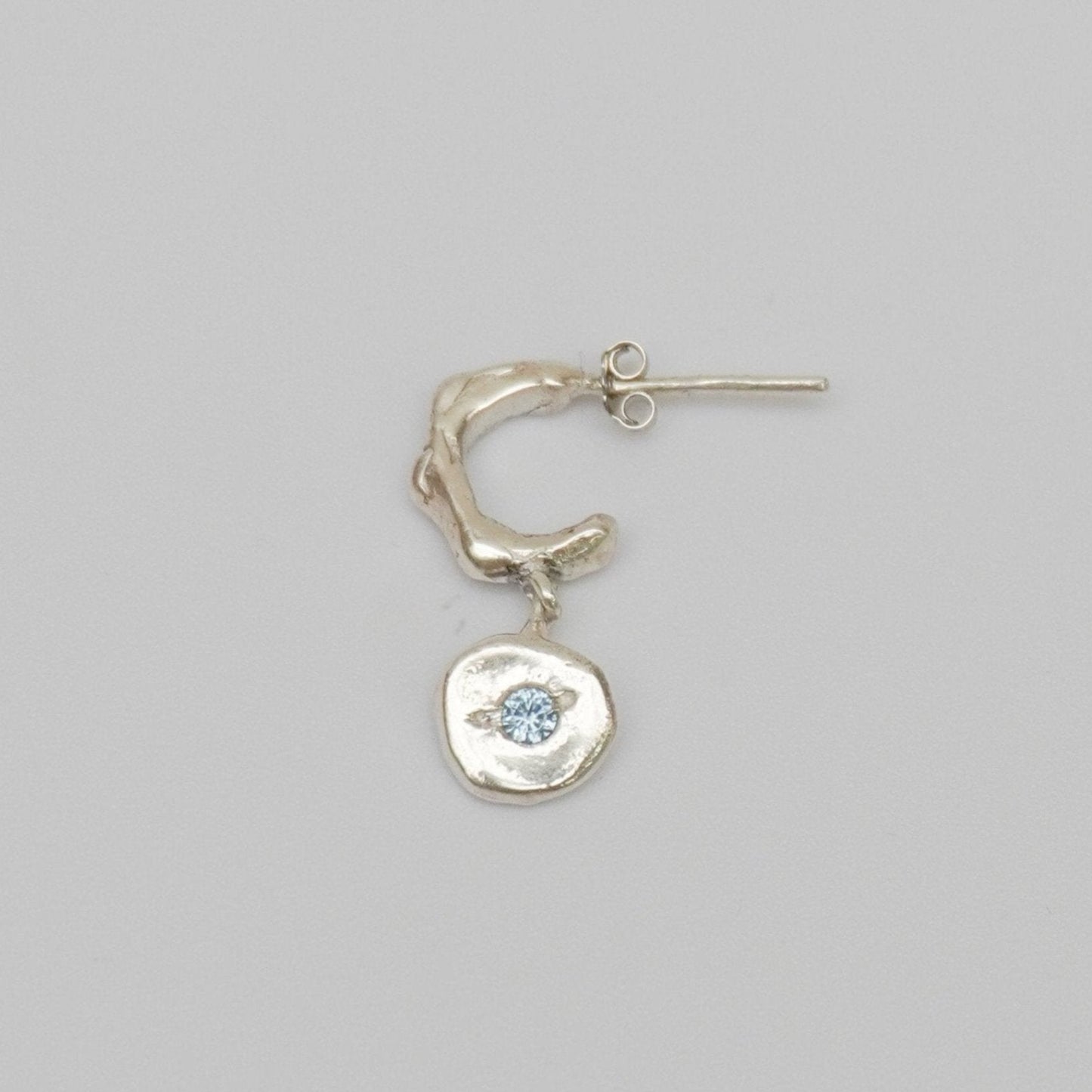 organic hoop silver earring round pendant stone