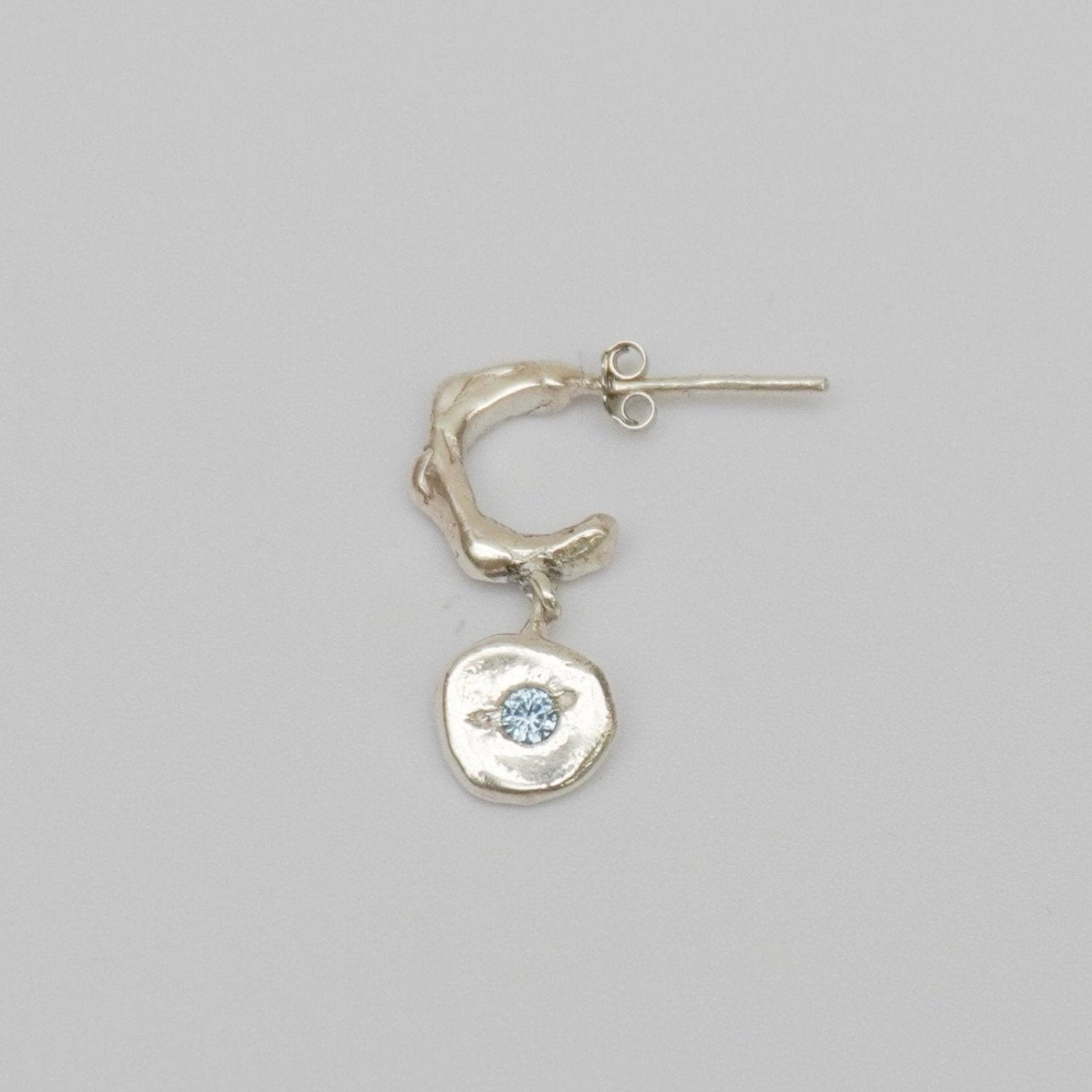 organic hoop silver earring round pendant stone