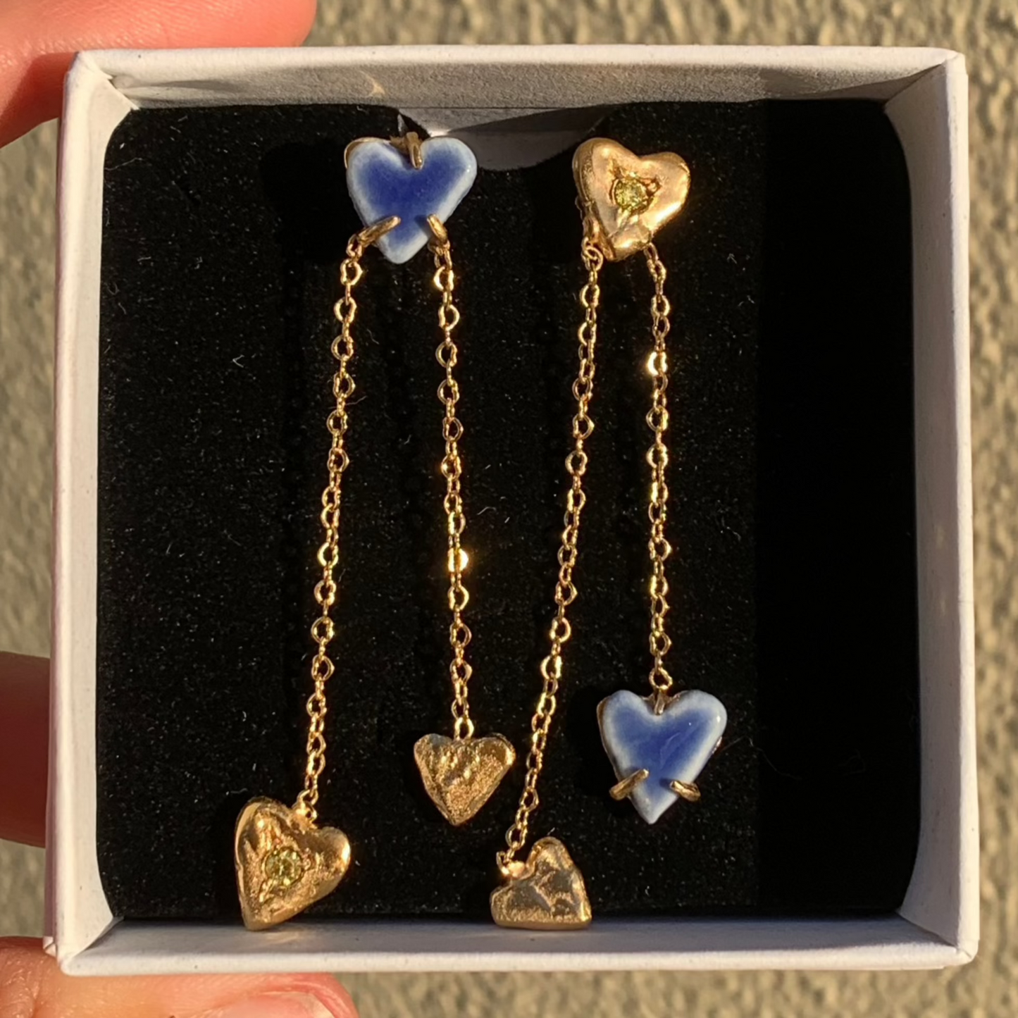 organic chain love earring gold porcelain heart blue