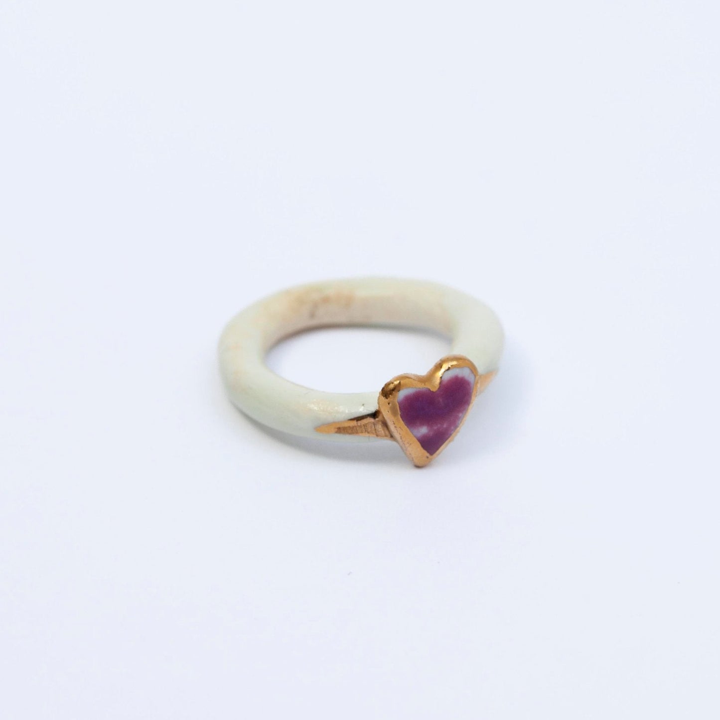 organic porcelain ring love heart gold white lilla