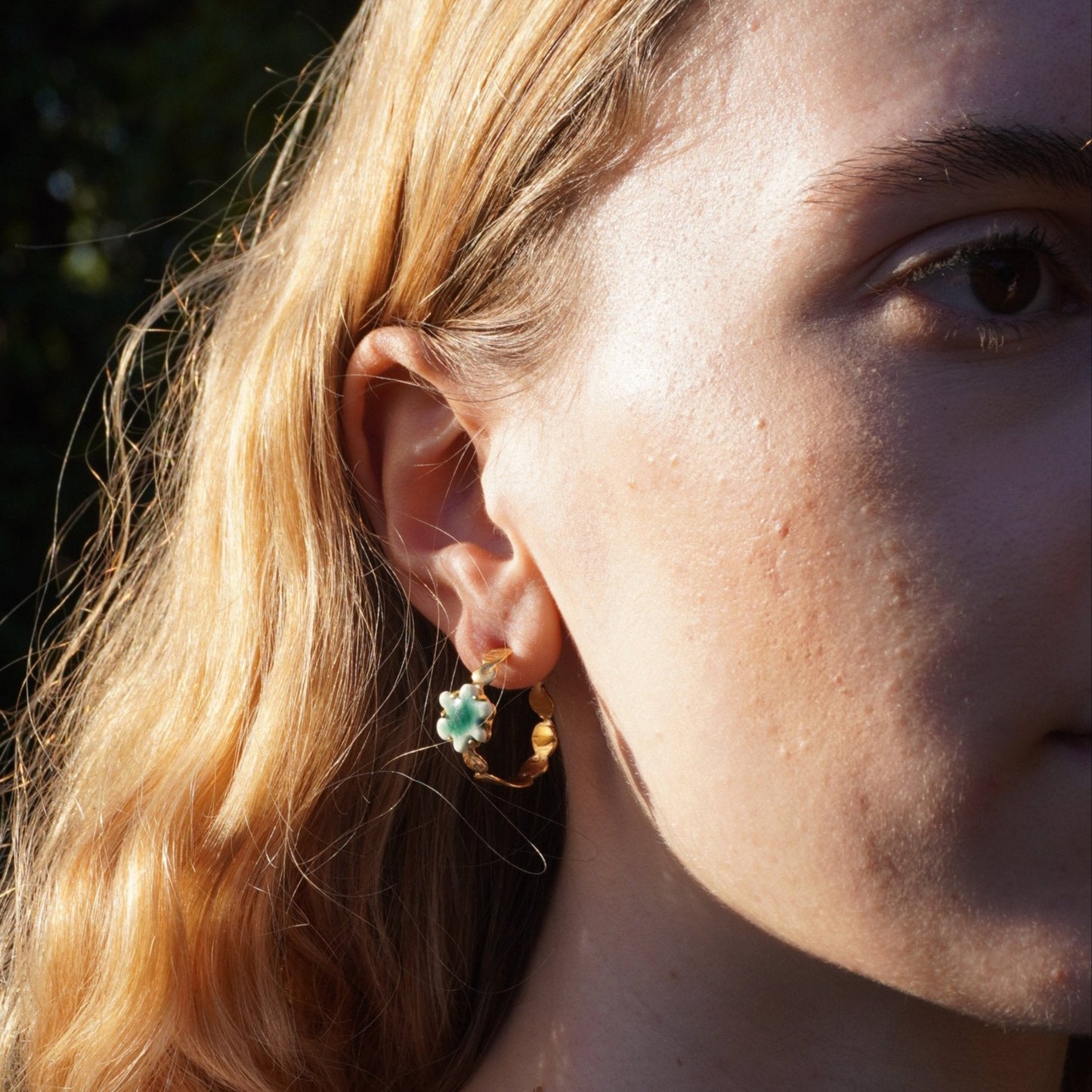 organic gold earring simplicity round porcelain flower stone green