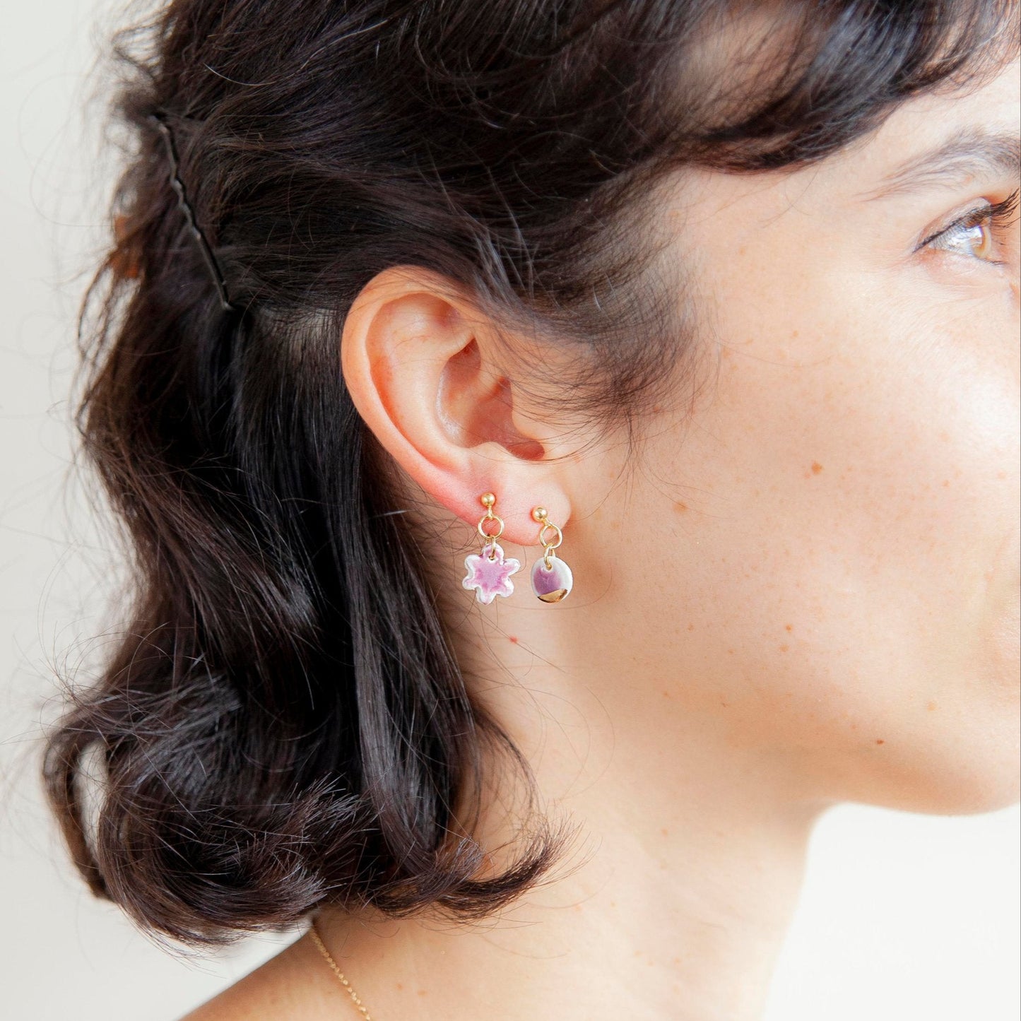 organic porcelain earring round flower lilla
