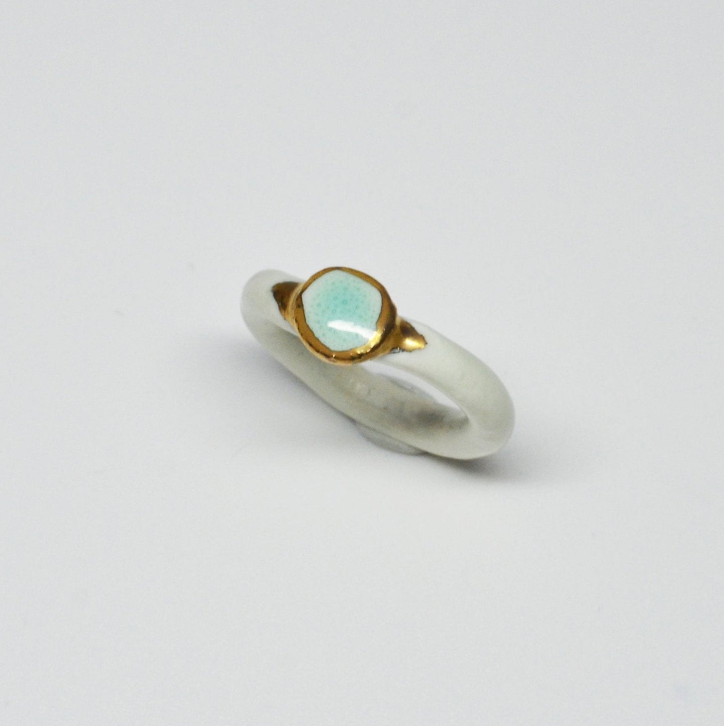 organic porcelain ring simplicity round gold