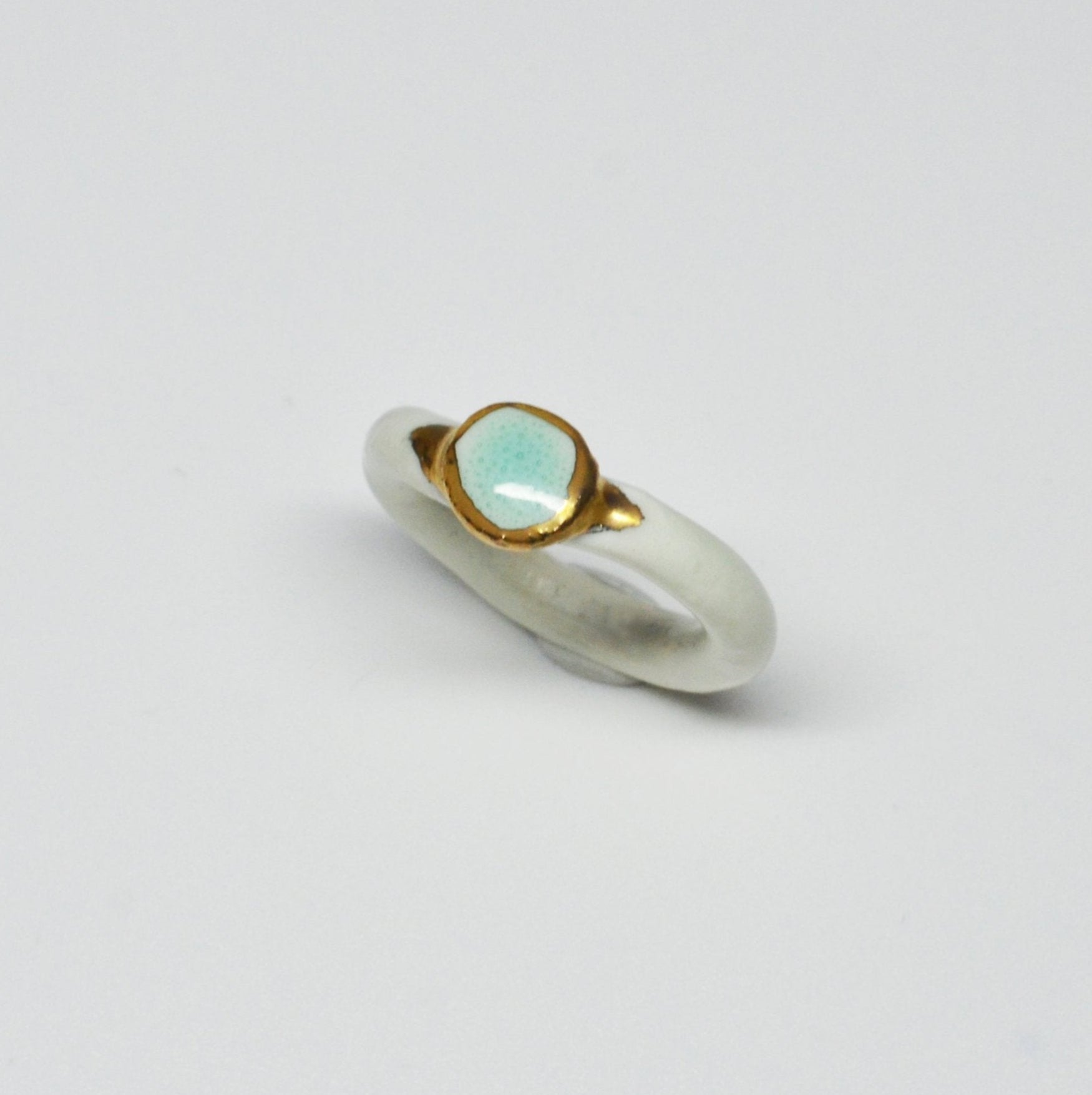organic porcelain ring simplicity round gold