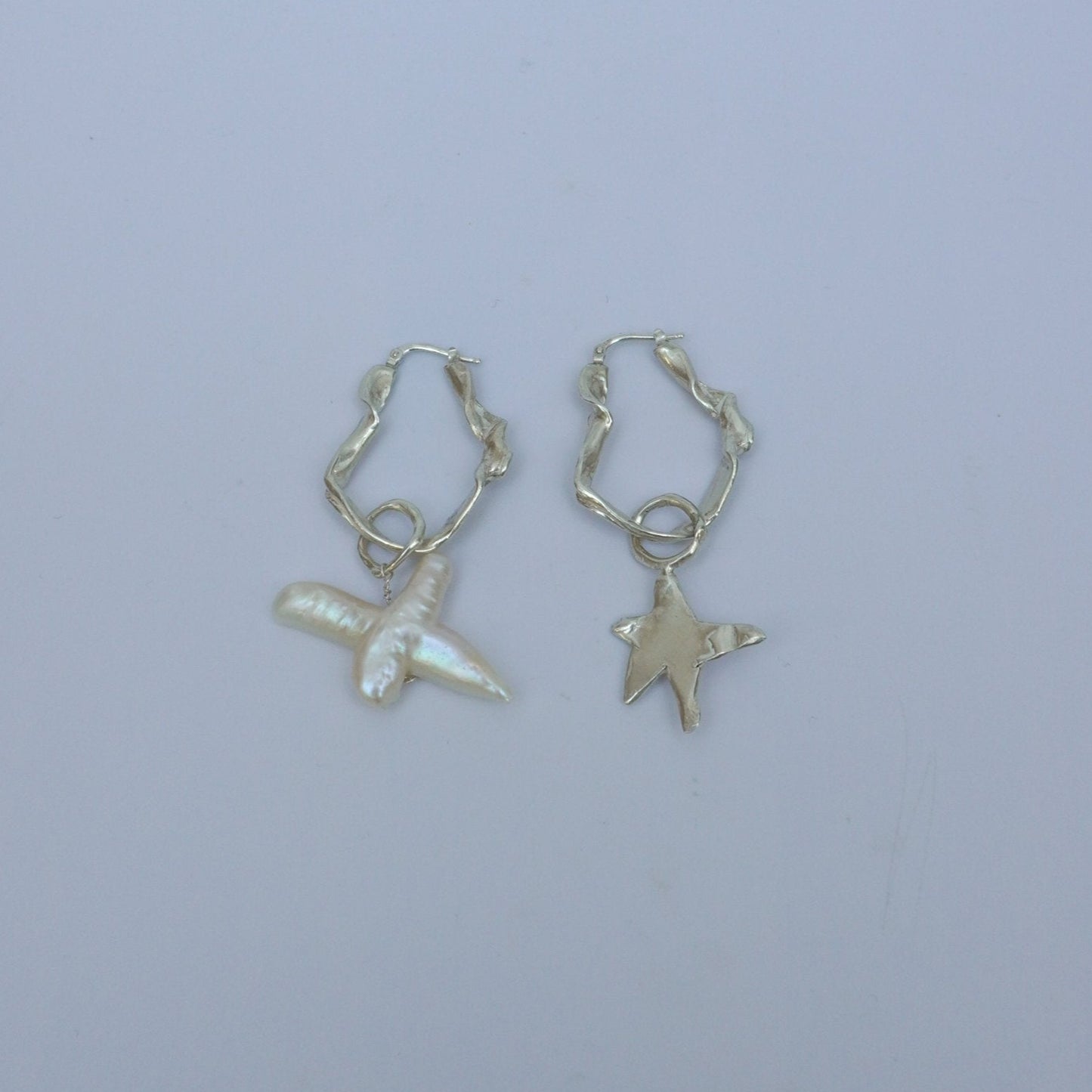 Organic Note e maree big hoop earrings silver with metal star and pearl pendants
