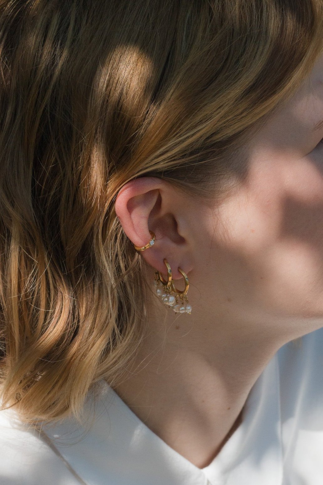 Organic Ear Cuff with stone - Perula Collection - gold-plated and handmade