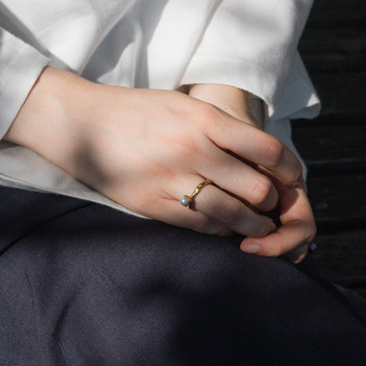 Single pearl ring - Perula Collection - gold-plated with a pearl and zirconias