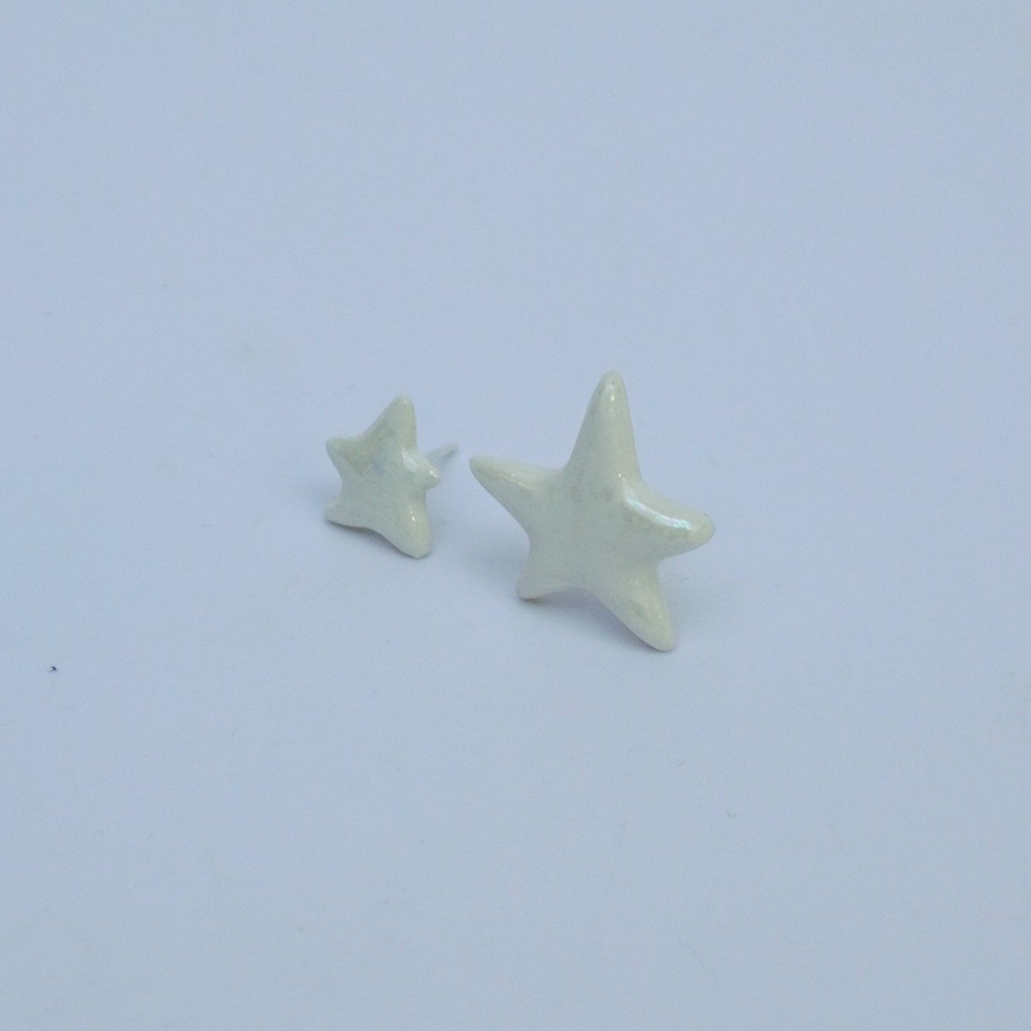 Sogni astrali porcelain stud earrings white small and big star, handmade