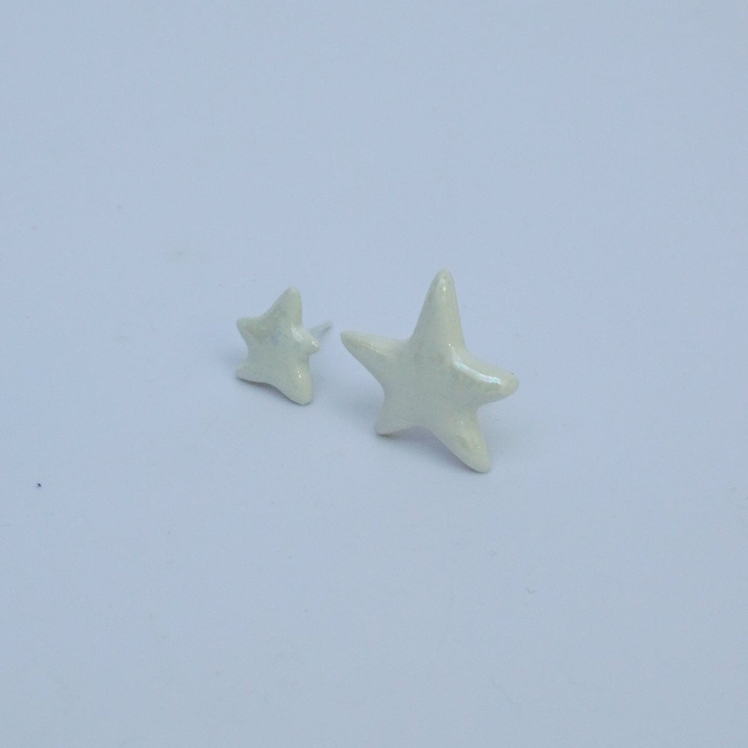 Sogni astrali porcelain stud earrings white small and big star, handmade