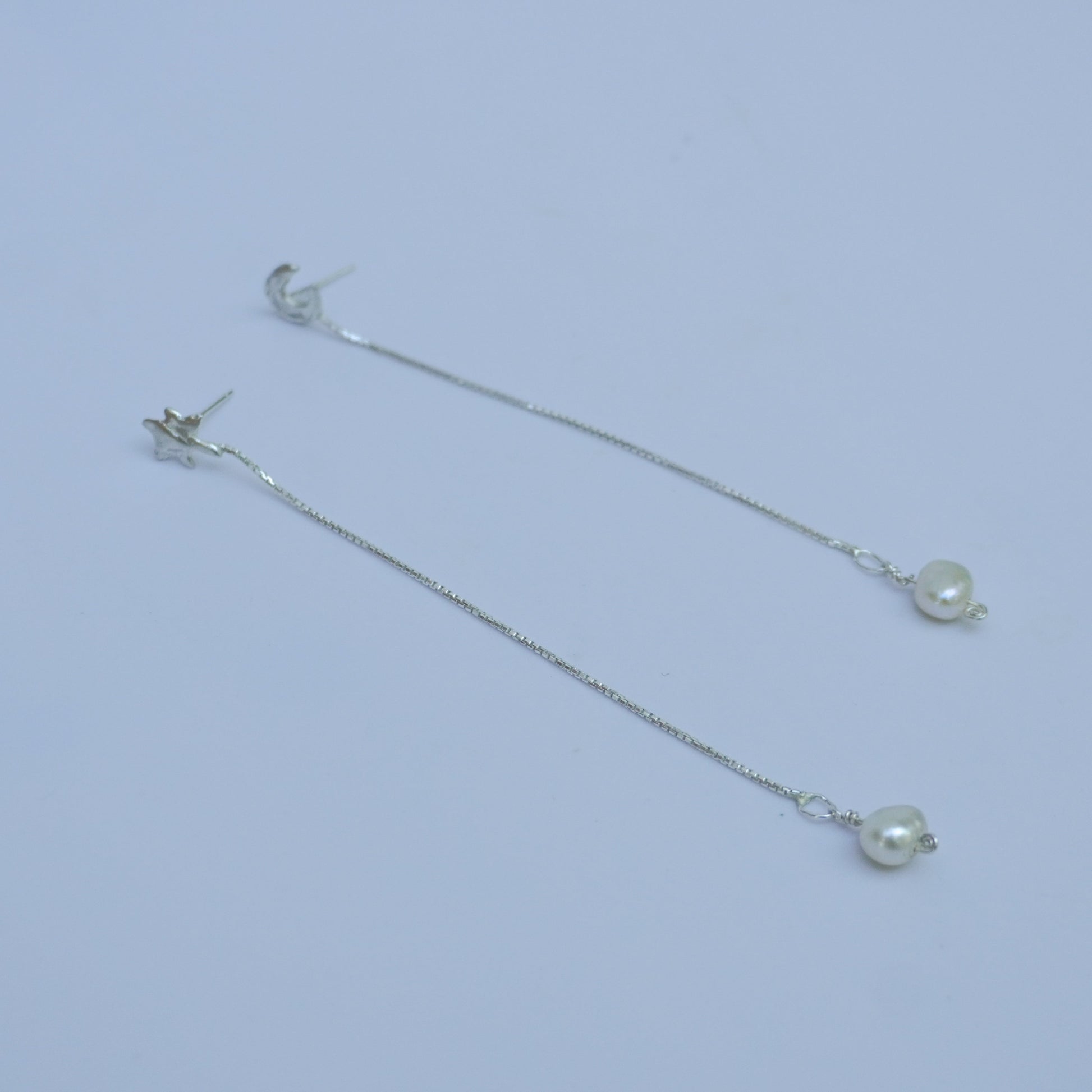 Sospiri velati earrings - silver or gold-plated silver with a moon/star and a pearl