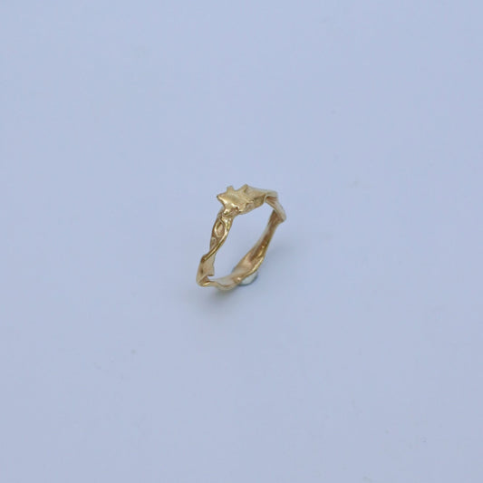 Note e maree irregular-shaped ring with a star, gold-plated brass, gold-plated silver or silver