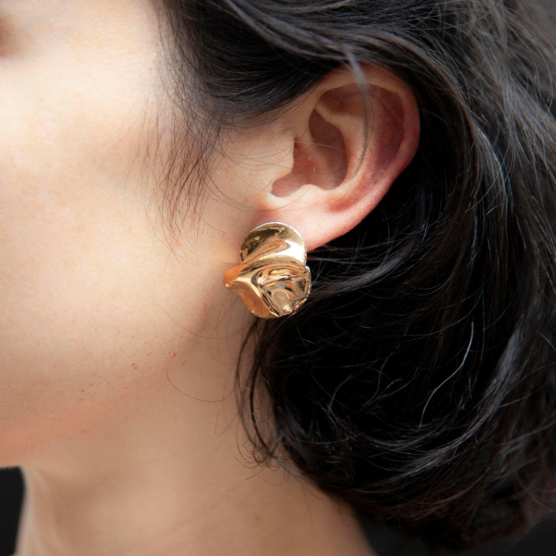 resilience earring indomitable grace gold porcelain