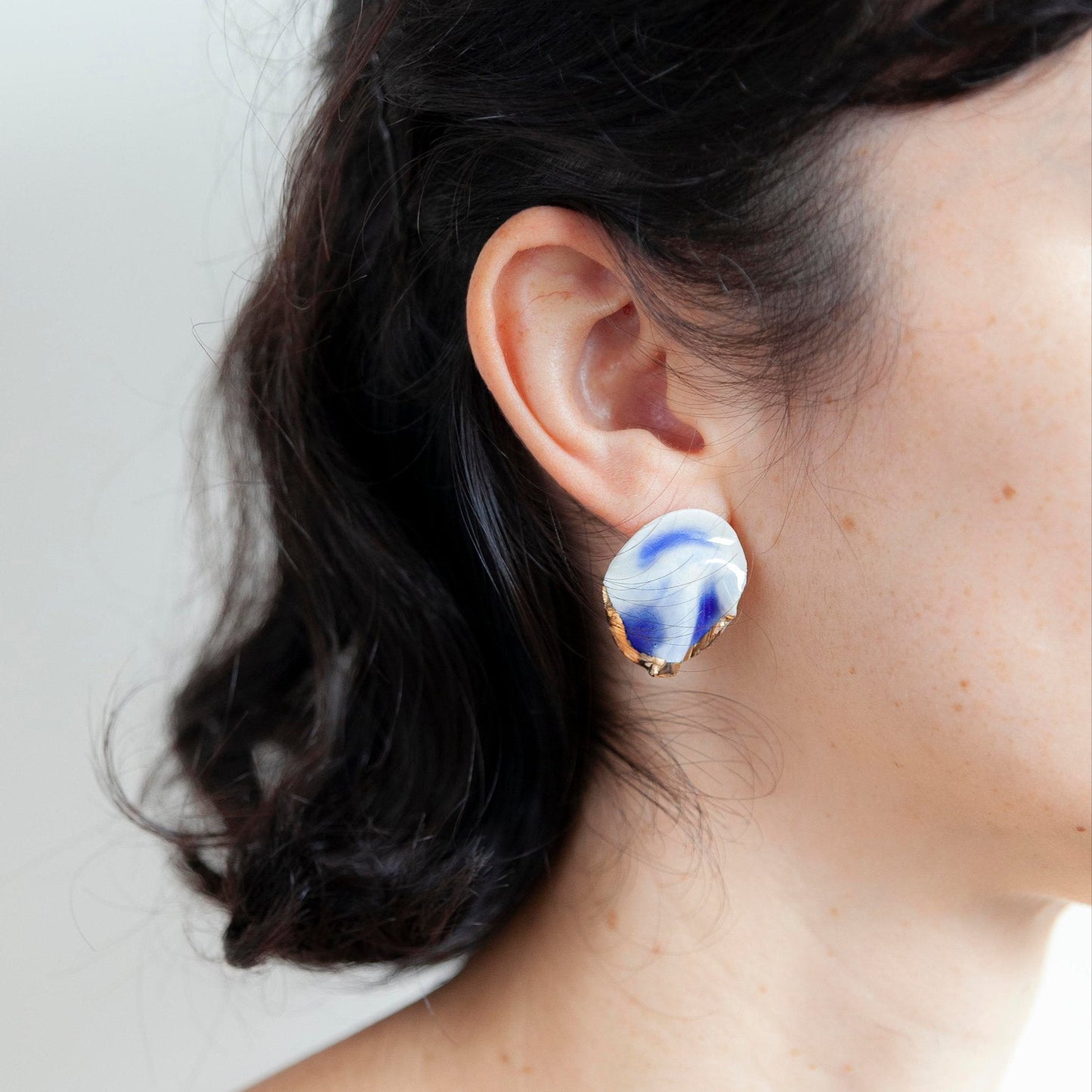 midnight calm resilience earring porcelain blue white