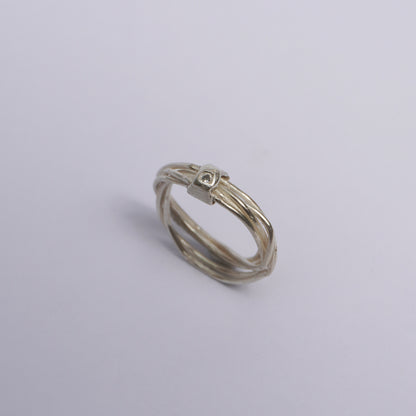Interwoven Ring with Tiny Stone – Unique Piece