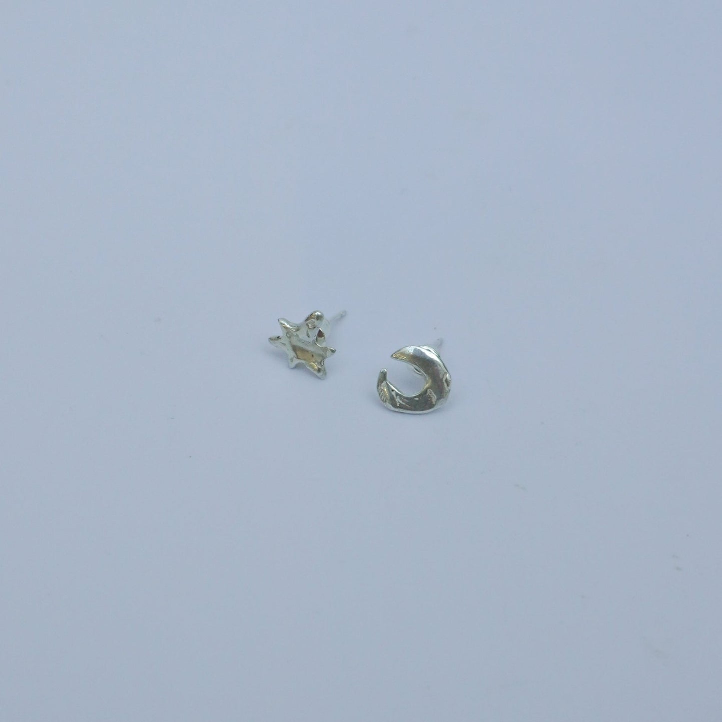 Echi iridescenti small stud - single earring