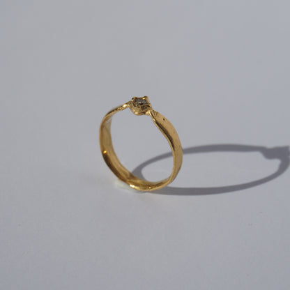 Handcrafted gold-plated ring with organic band and customizable gemstone