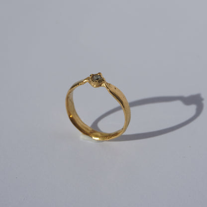 Handcrafted gold-plated ring with organic band and customizable gemstone