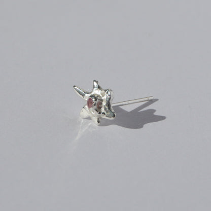 Echi iridescenti - Small Star Stud Earring with a Stone