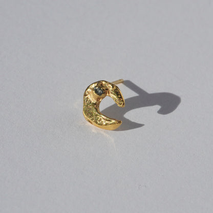 Echi iridescenti - Small Moon Stud Earring with a Stone