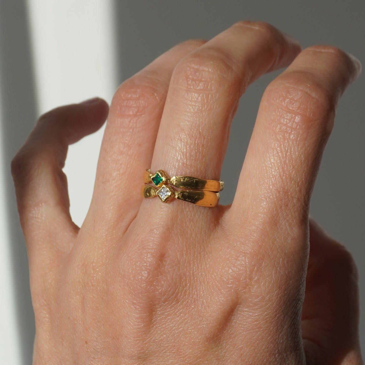 Handcrafted gold-plated ring with organic band and customizable gemstone