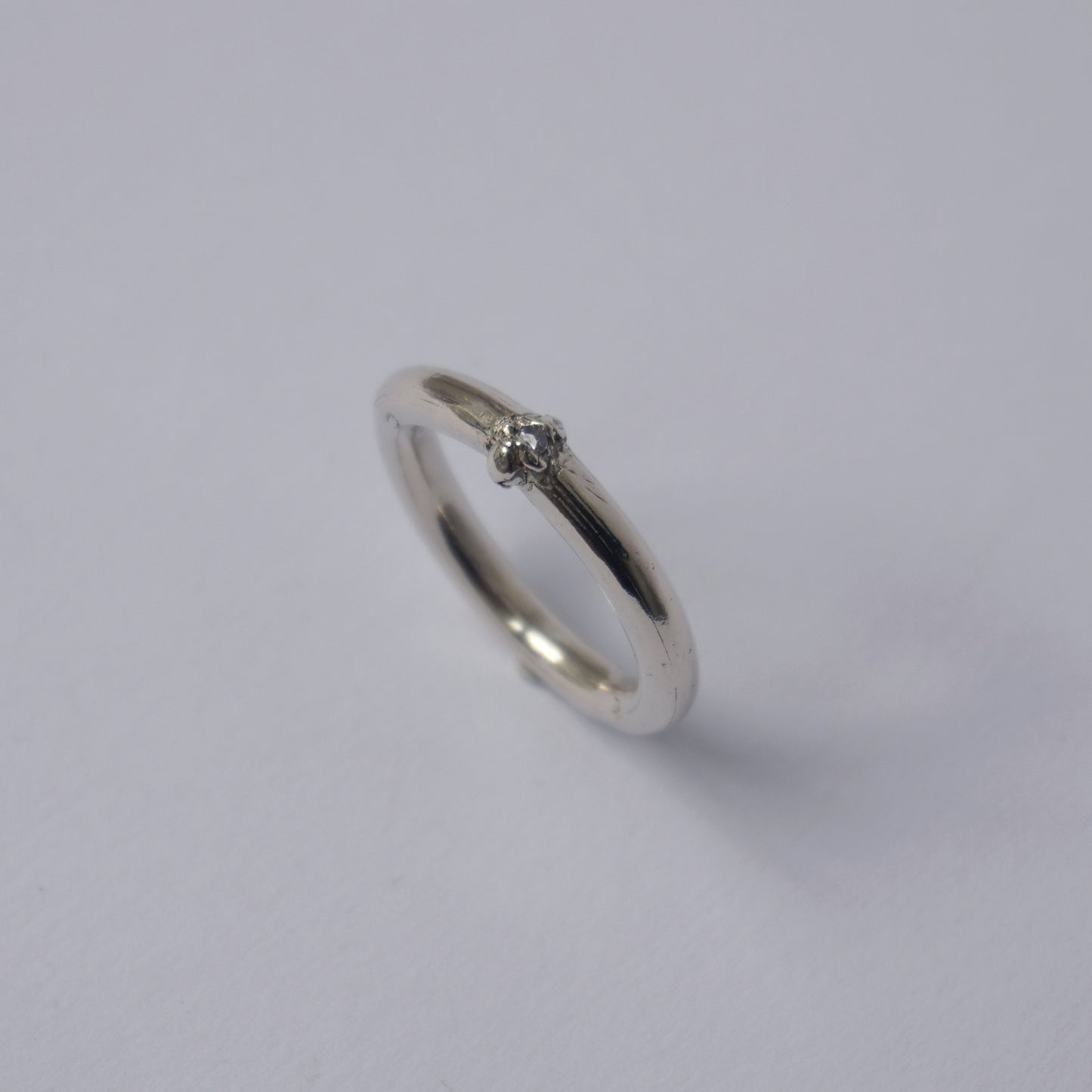 Silver Minimal Stitch-Detail Ring - Unique Piece | Sutura