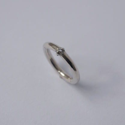 Silver Minimal Stitch-Detail Ring - Unique Piece | Sutura