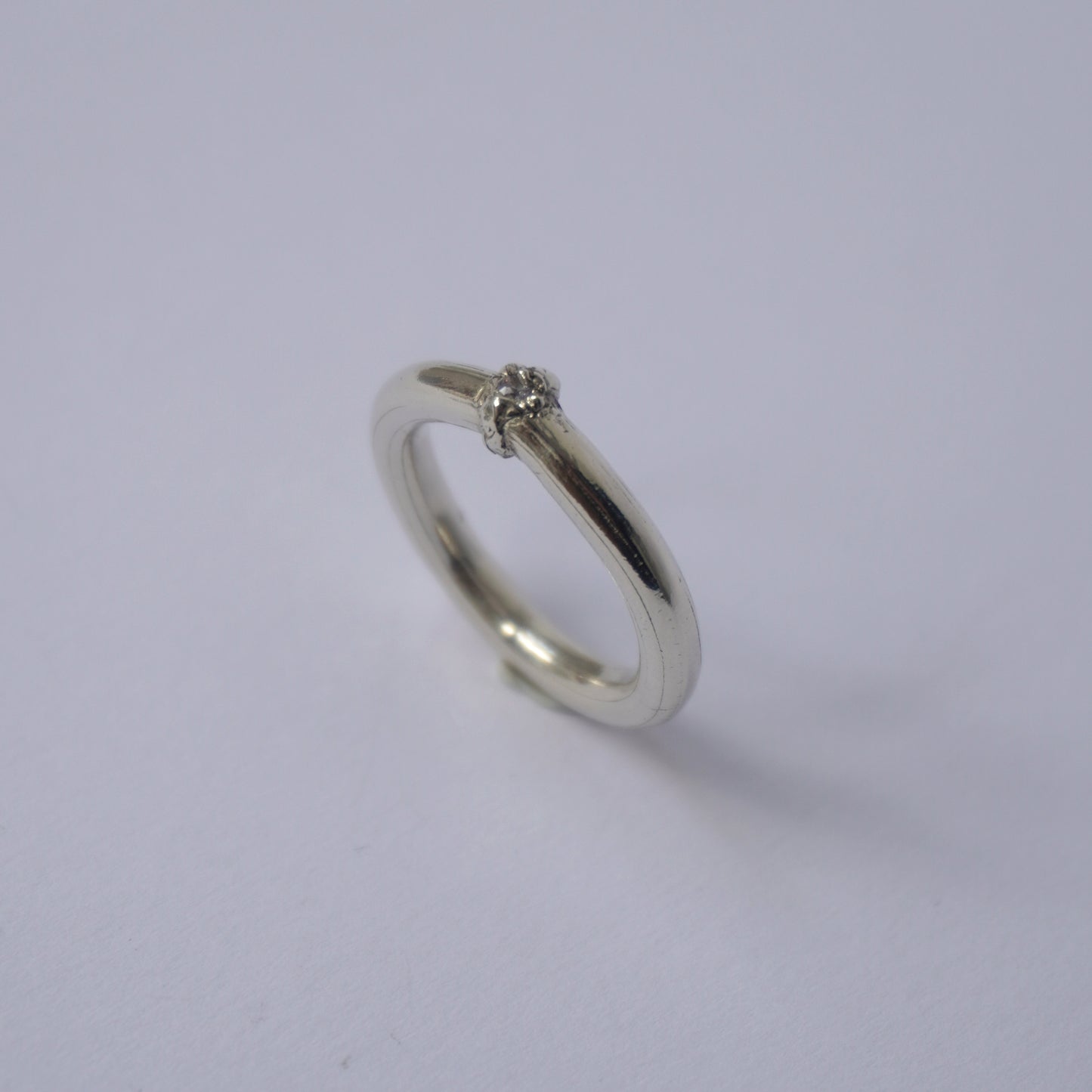 Silver Minimal Stitch-Detail Ring - Unique Piece | Sutura