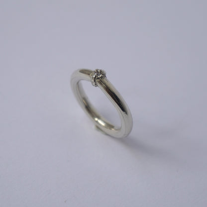 Silver Minimal Stitch-Detail Ring - Unique Piece | Sutura