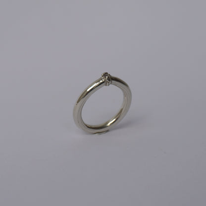 Silver Minimal Stitch-Detail Ring - Unique Piece | Sutura