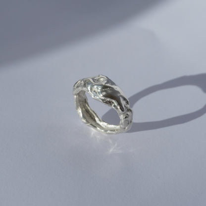 Dione Ring