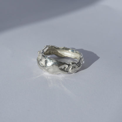 Dione Ring