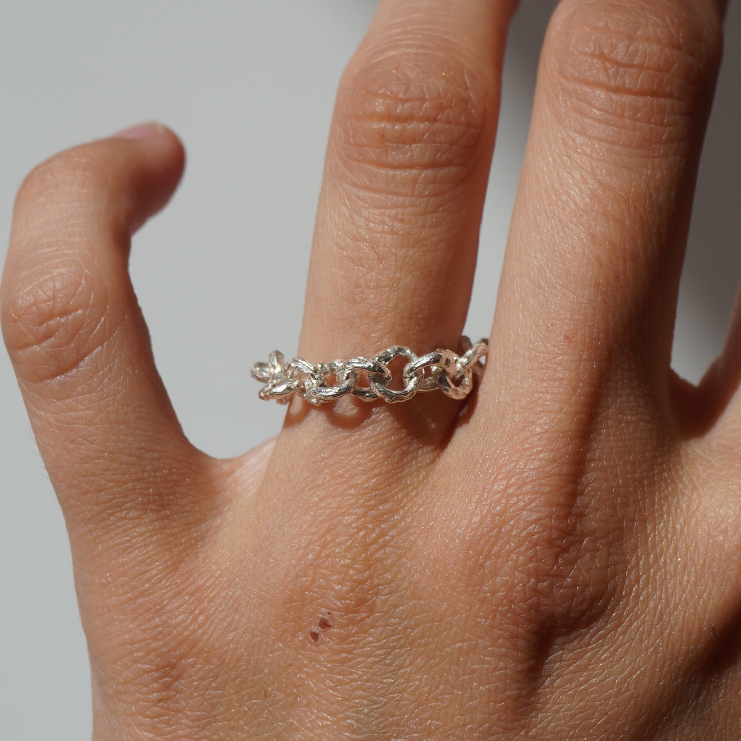 Chain link ring