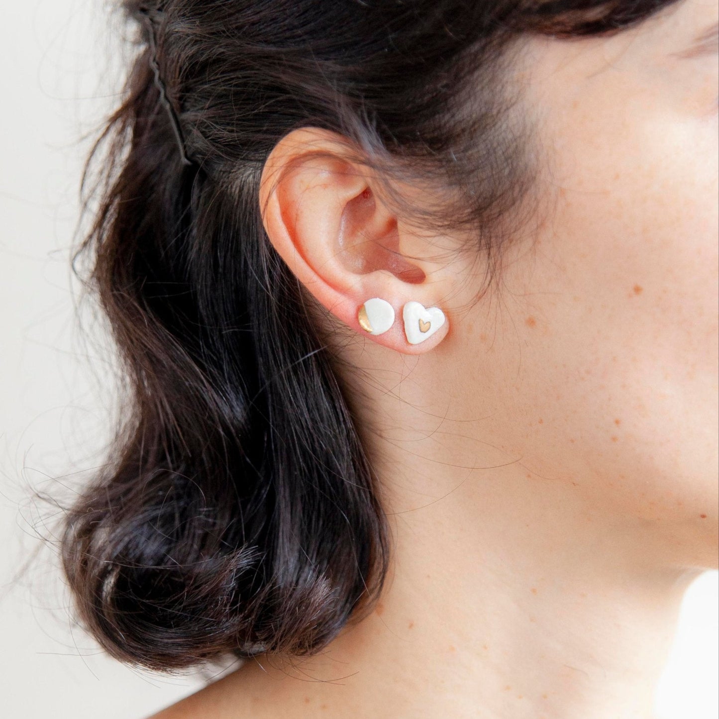 organic porcelain stud earring love simplicity round heart white gold luster detail