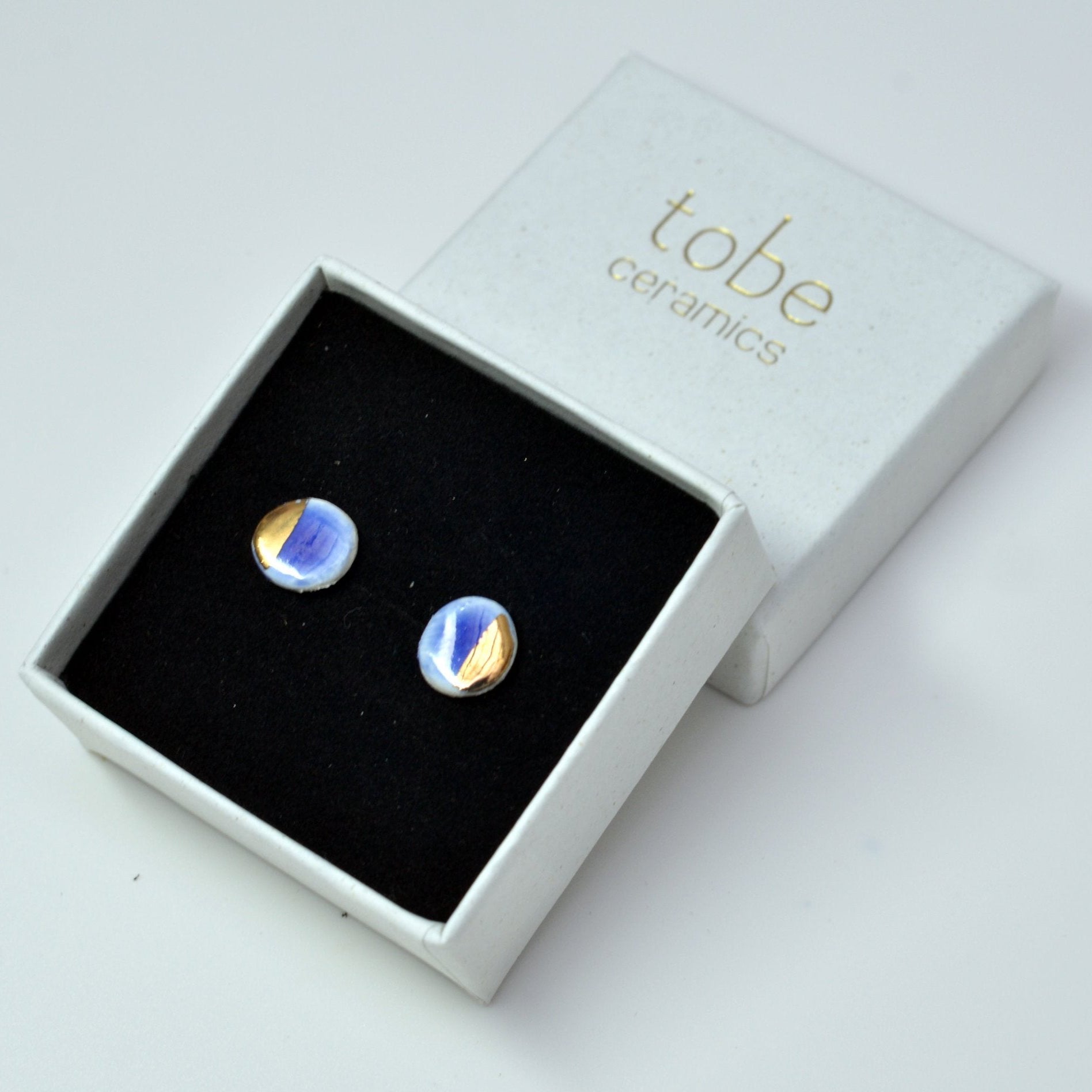 organic porcelain stud earring simplicity  round luster detail blue gold