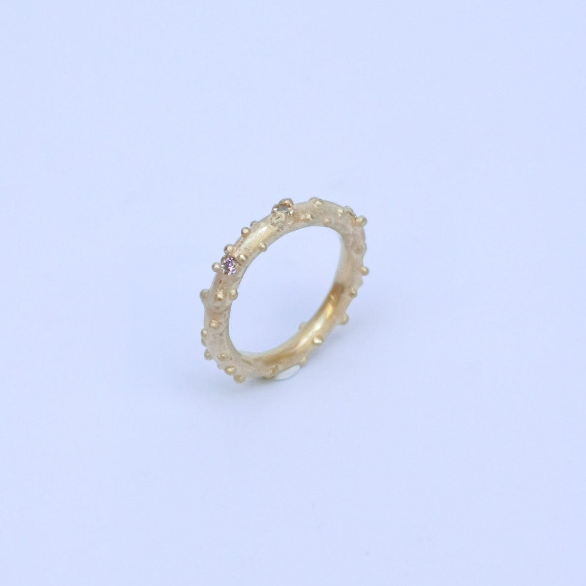 New Faith unique gold-plated ring with zirconias and small gold beads