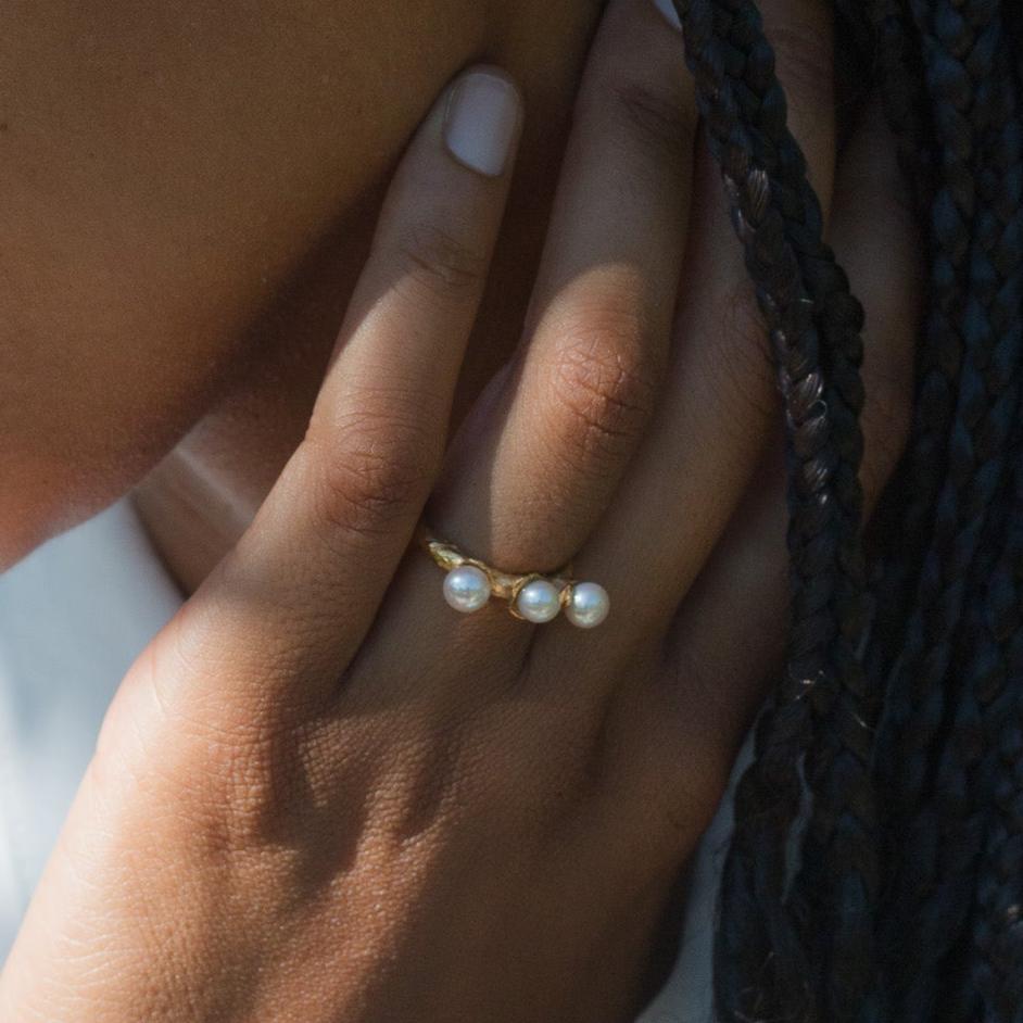 Triptych pearl ring - Perula Collection - organic, handmade, gold-plated ring with pearls