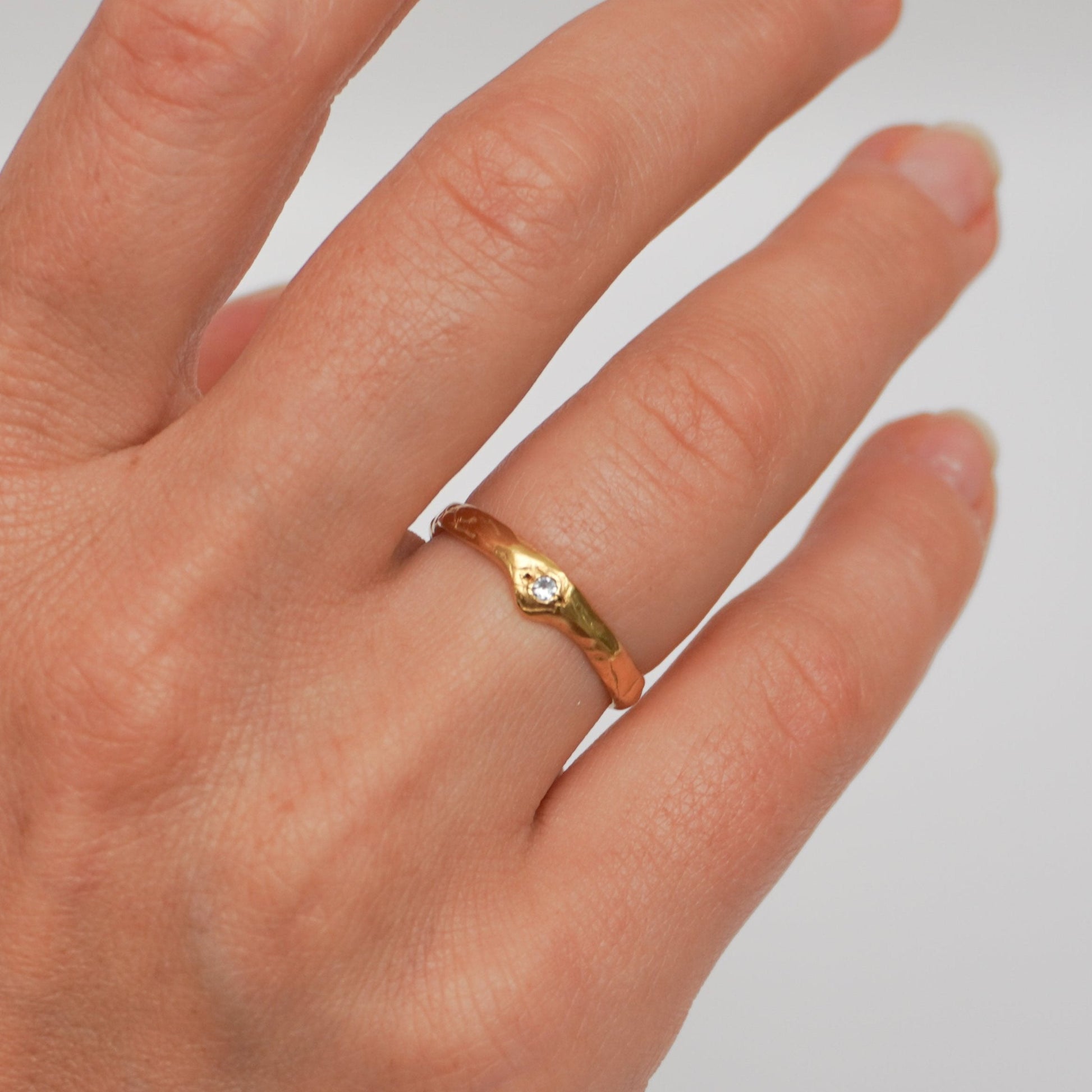 Unique Handmade Gold-plated Ring - Solitario - handcrafted with a raw texture