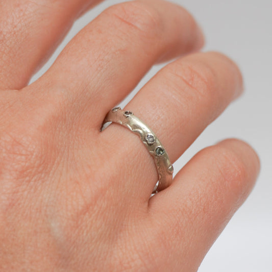 Unique Handmade Silver Ring with five Zirconias – Courants Collection