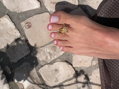 Astra Toe Ring with stone